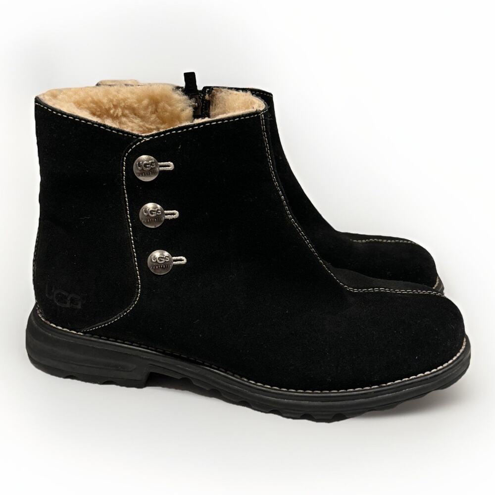 Rare Vintage UGG Australia 5461 suede BootsBlack size 10 worn once